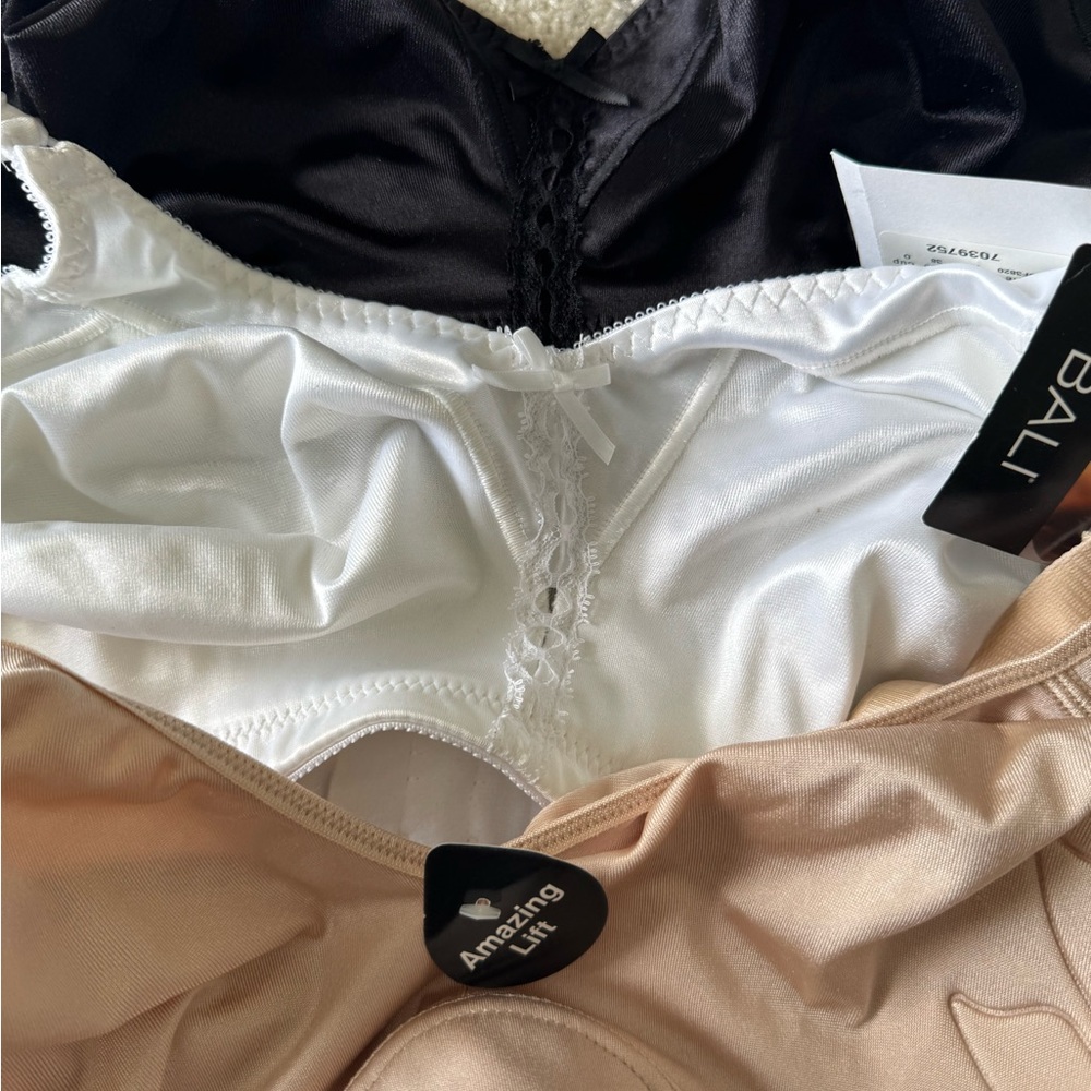 Bali bra NWT bundle - Picture 6 of 13
